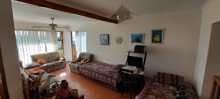 2 Bedroom Property for Sale in Wavecrest Eastern Cape